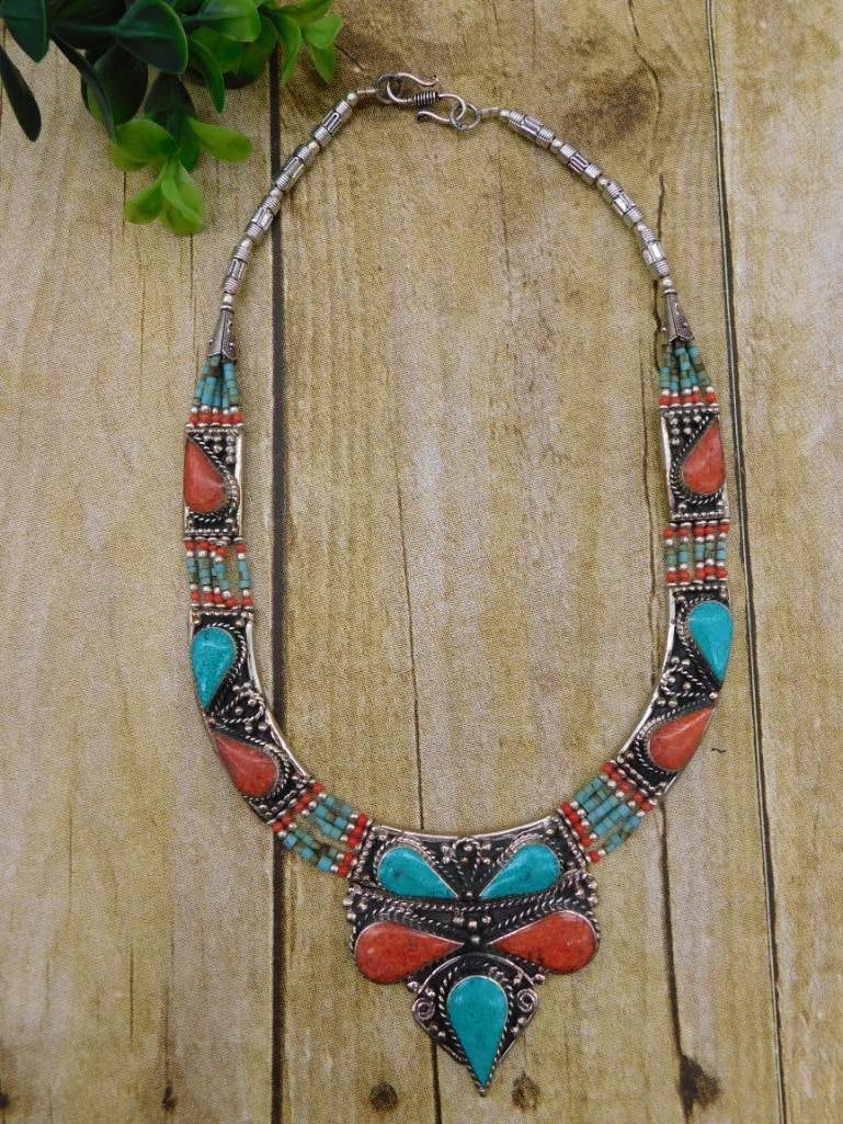 MIXED STONE NECKLACE ROCK STONE LAPIDARY SPECIMEN: MIXED STONE NECKLACE ROCK STONE LAPIDARY SPECIMEN
