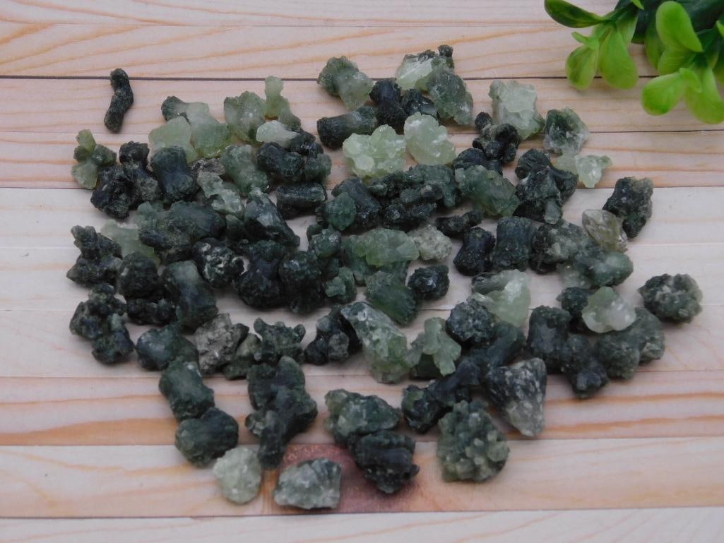PREHNITE ROCK STONE LAPIDARY SPECIMEN: PREHNITE ROCK STONE LAPIDARY SPECIMEN
