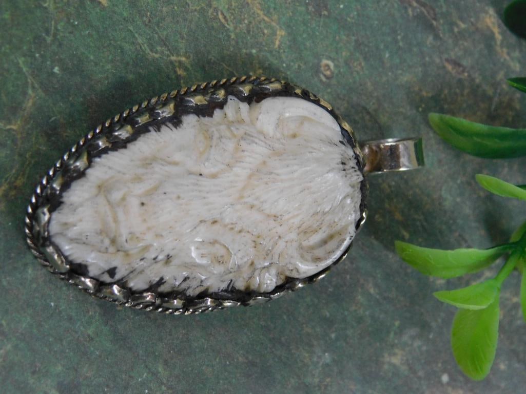 CARVED BONE BISON PENDANT ROCK STONE LAPIDARY SPECIMEN: CARVED BONE BISON PENDANT ROCK STONE LAPIDARY SPECIMEN