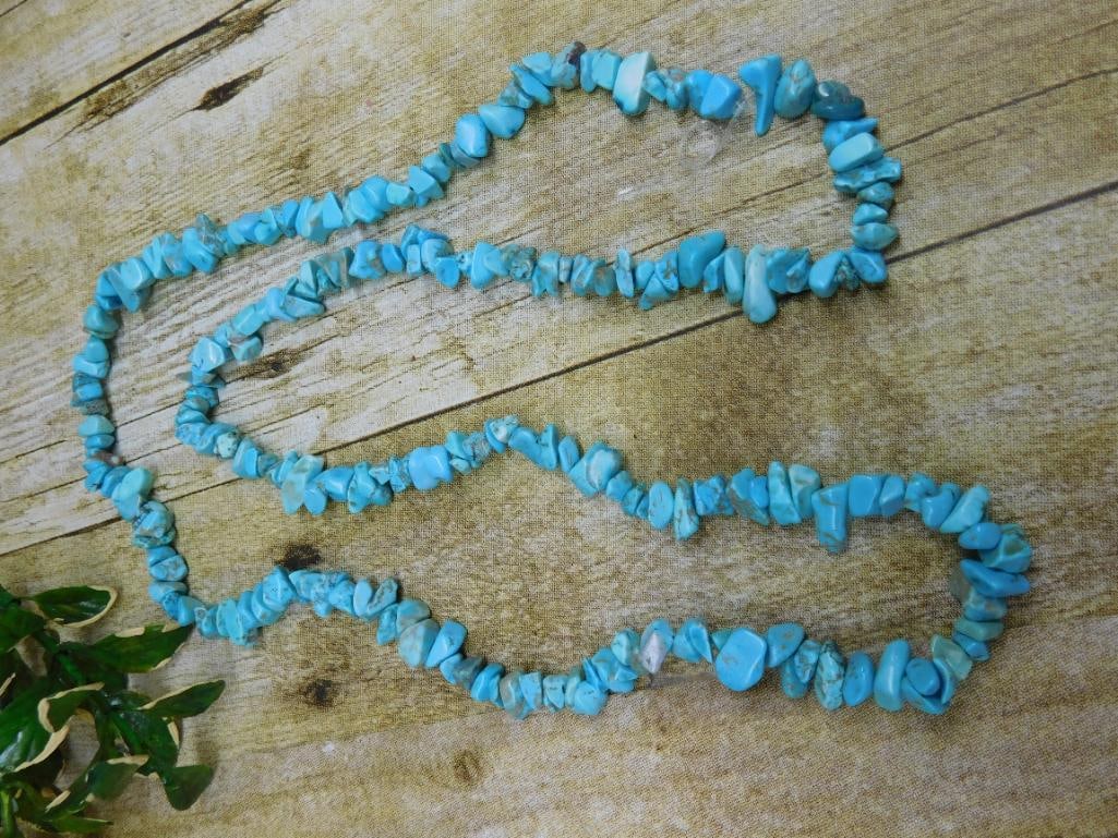 TURQUOISE NECKLACE ROCK STONE LAPIDARY SPECIMEN: Discover an extraordinary collection of natural wonders and estate treasures in Hatman's Auctions' Treasures of the Earth Online Auction! Browse turquoise, agate, jasper, petrified wood, quartz crysta