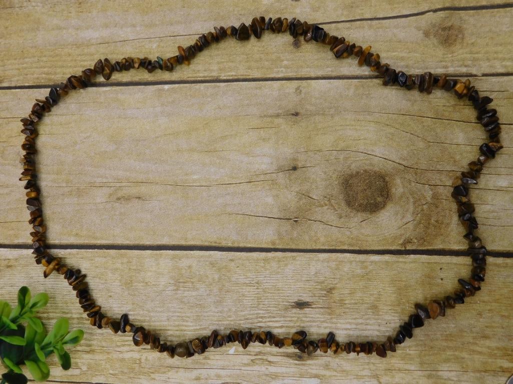 GENUINE STONE CHIP NECKLACE ROCK STONE LAPIDARY SPECIMEN: Discover an extraordinary collection of natural wonders and estate treasures in Hatman's Auctions' Treasures of the Earth Online Auction! Browse turquoise, agate, jasper, petrified wood, quartz crysta