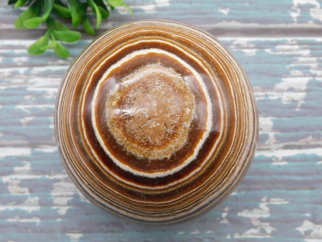 BANDED JASPER SPHERE ROCK STONE LAPIDARY SPECIMEN: Discover an extraordinary collection of natural wonders and estate treasures in Hatman's Auctions' Treasures of the Earth Online Auction! Browse turquoise, agate, jasper, petrified wood, quartz crysta