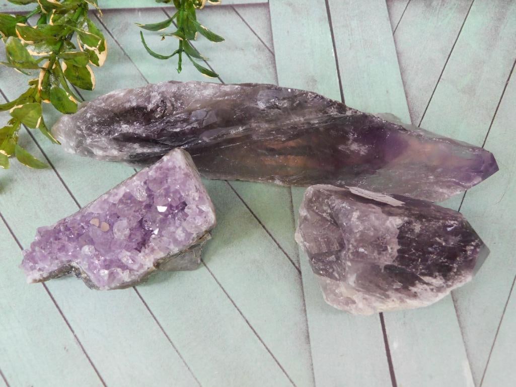 AMETHYST ROCK STONE LAPIDARY SPECIMEN: Discover an extraordinary collection of natural wonders and estate treasures in Hatman's Auctions' Treasures of the Earth Online Auction! Browse turquoise, agate, jasper, petrified wood, quartz crysta