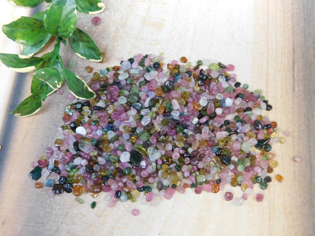 TOURMALINE ROCK STONE LAPIDARY SPECIMEN: Discover an extraordinary collection of natural wonders and estate treasures in Hatman's Auctions' Treasures of the Earth Online Auction! Browse turquoise, agate, jasper, petrified wood, quartz