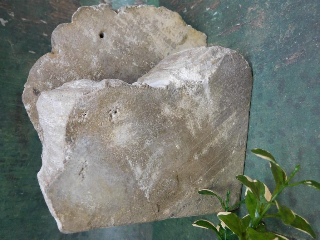 6 POUND ROCK STONE LAPIDARY SPECIMEN: Discover an extraordinary collection of natural wonders and estate treasures in Hatman's Auctions' Treasures of the Earth Online Auction! Browse turquoise, agate, jasper, petrified wood, quartz crysta