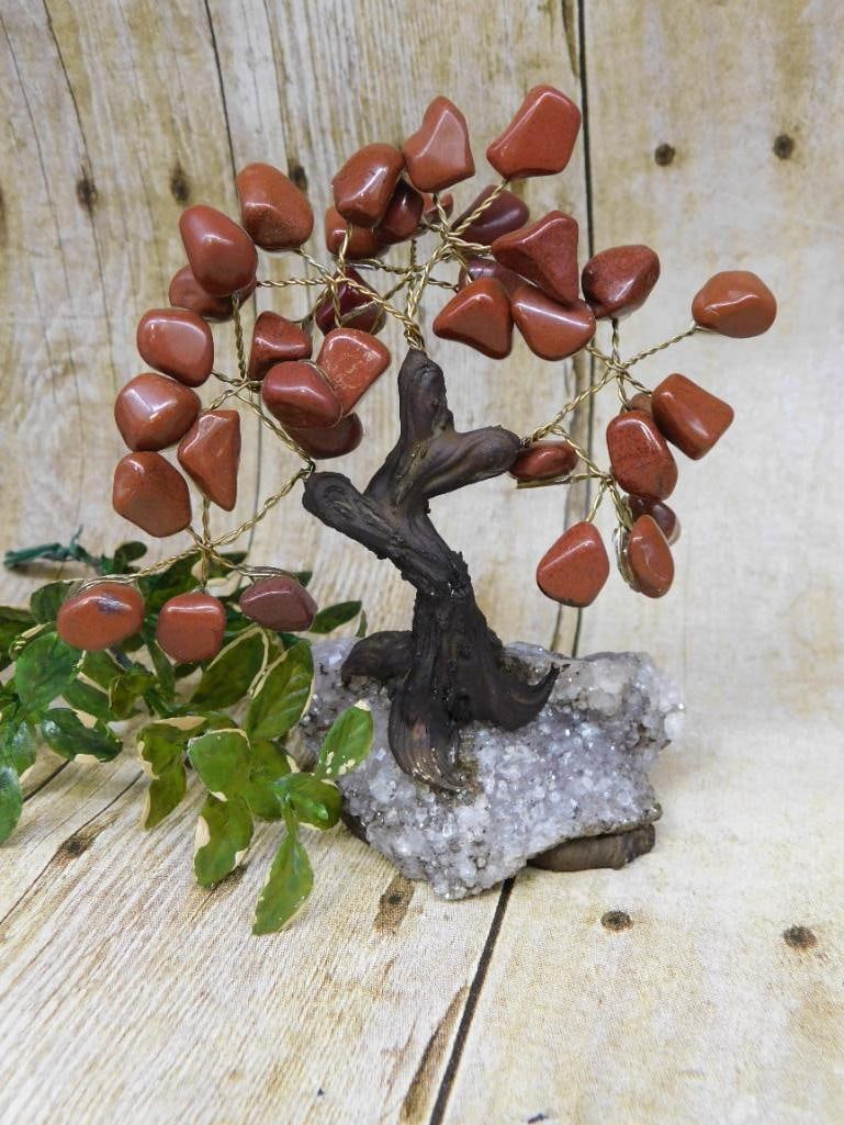 STONE TREE ROCK STONE LAPIDARY SPECIMEN: Discover an extraordinary collection of natural wonders and estate treasures in Hatman's Auctions' Treasures of the Earth Online Auction! Browse turquoise, agate, jasper, petrified wood, quartz crysta