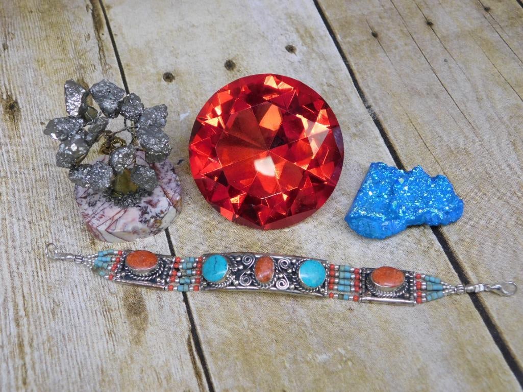 MIXED LOT ROCK STONE LAPIDARY SPECIMEN: Discover an extraordinary collection of natural wonders and estate treasures in Hatman's Auctions' Treasures of the Earth Online Auction! Browse turquoise, agate, jasper, petrified wood, quartz