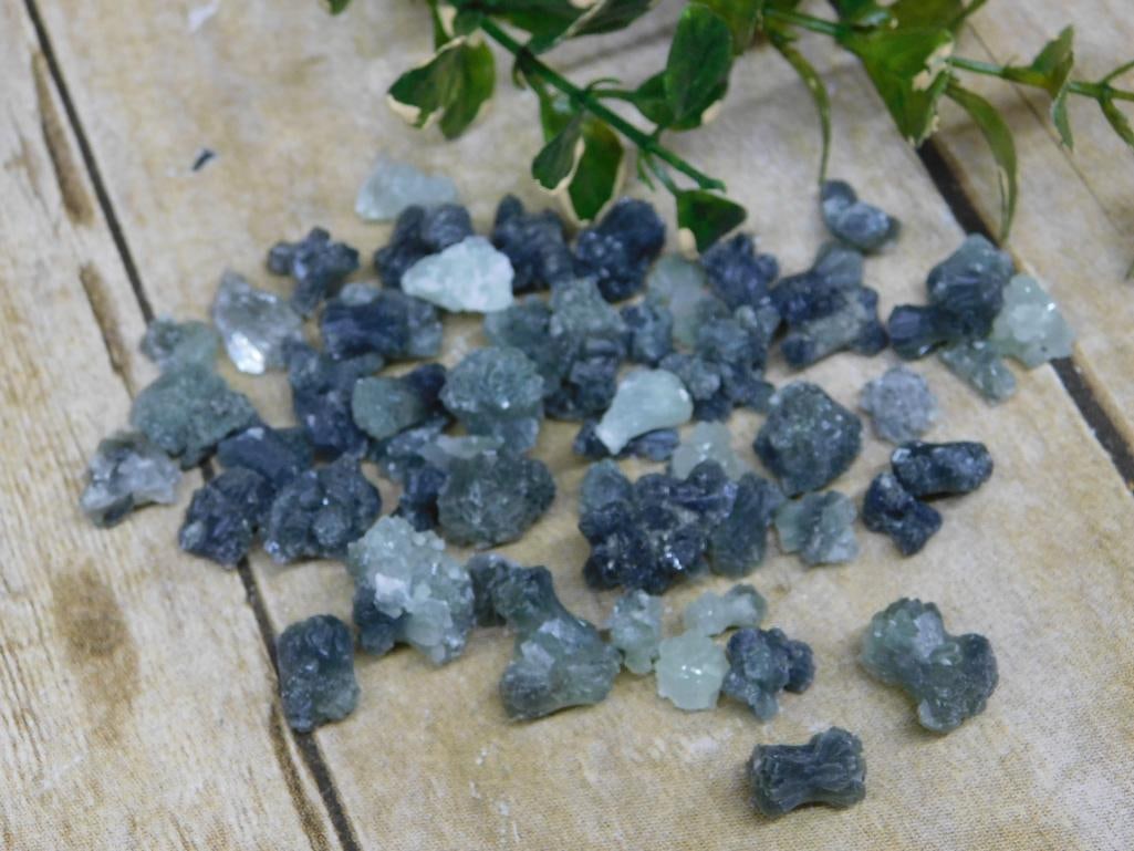 PREHNITE ROCK STONE LAPIDARY SPECIMEN: Discover an extraordinary collection of natural wonders and estate treasures in Hatman's Auctions' Treasures of the Earth Online Auction! Browse turquoise, agate, jasper, petrified wood, quartz