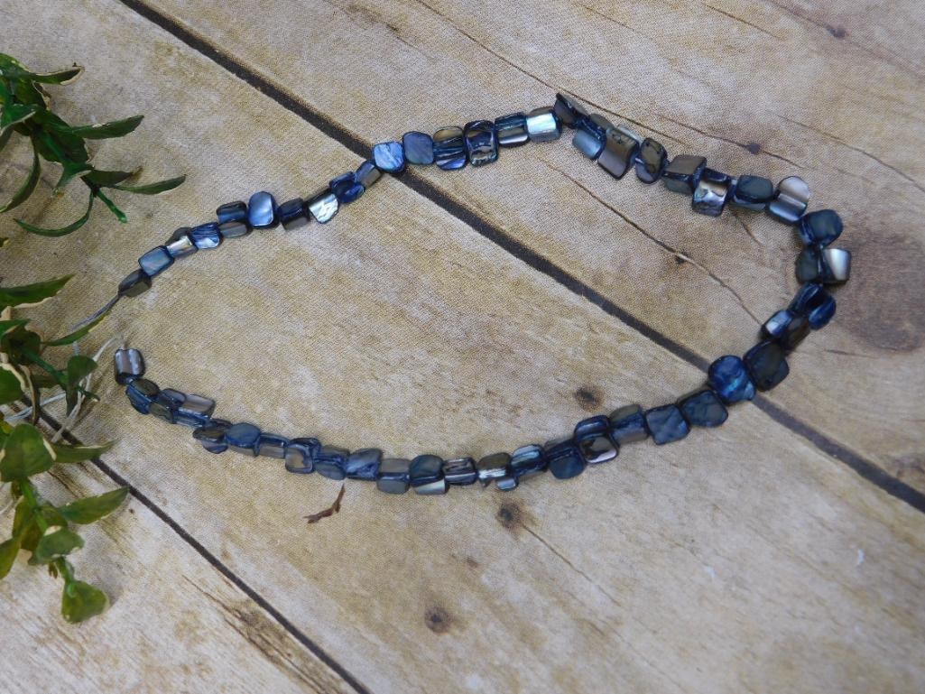 SHELL BEADS ROCK STONE LAPIDARY SPECIMEN: Discover an extraordinary collection of natural wonders and estate treasures in Hatman's Auctions' Treasures of the Earth Online Auction! Browse turquoise, agate, jasper, petrified wood, quartz crysta