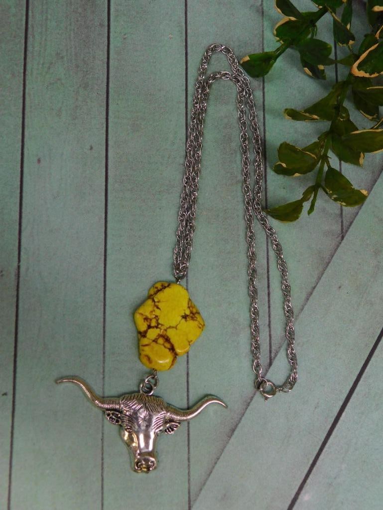 COW SKULL NECKLACE: Discover an extraordinary collection of natural wonders and estate treasures in Hatman's Auctions' Treasures of the Earth Online Auction! Browse turquoise, agate, jasper, petrified wood, quartz crysta