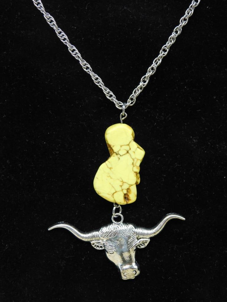 BULL HEAD PENDANT ON CHAIN NECKLACE: Discover an extraordinary collection of natural wonders and estate treasures in Hatman's Auctions' Treasures of the Earth Online Auction! Browse turquoise, agate, jasper, petrified wood, quartz crysta