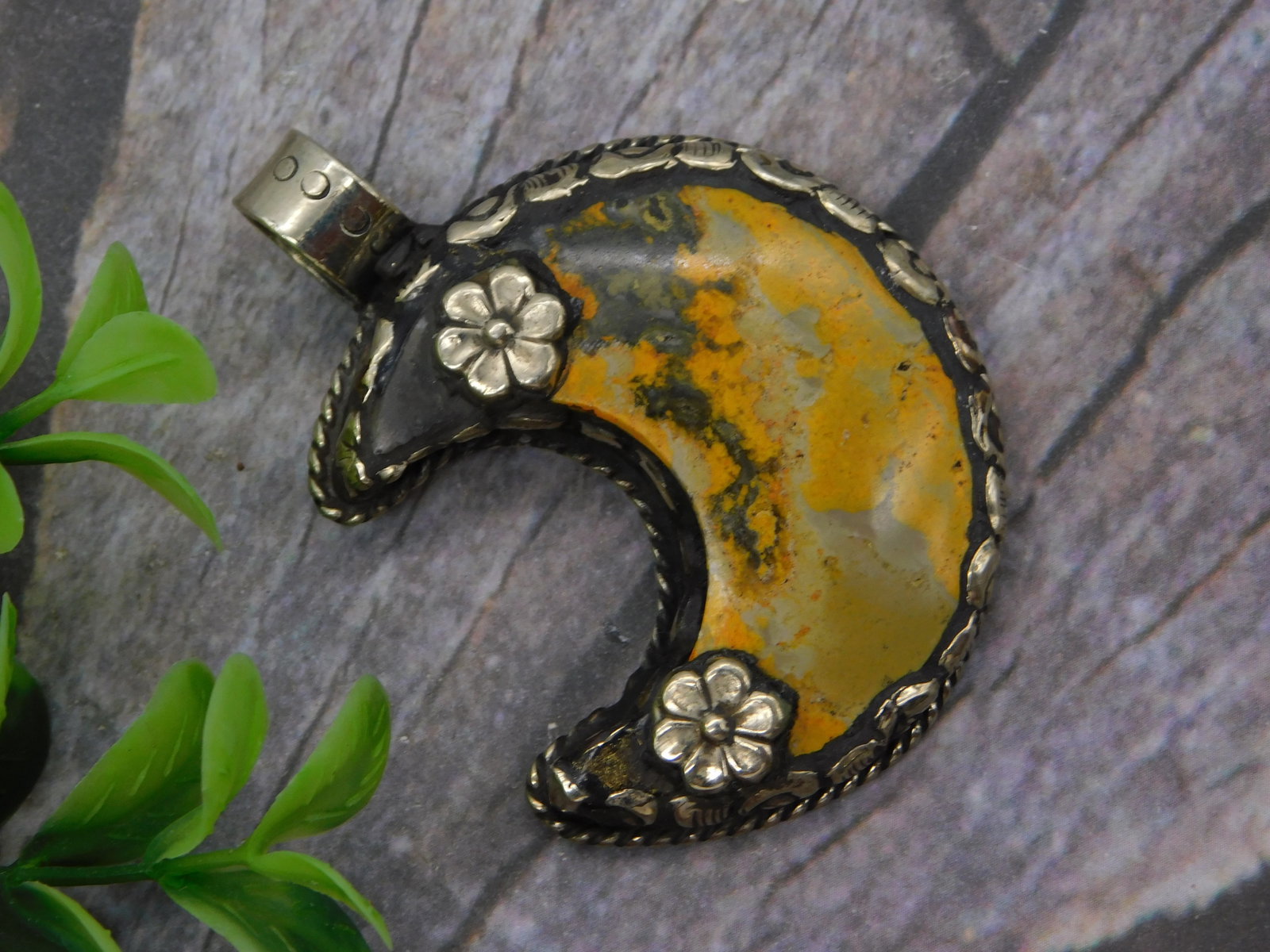 Pendant — Crescent Moon Bumblebee Jasper Silver-Tone Floral Setting Boho Necklace Pendant: Pendant — Crescent Moon Bumblebee Jasper Silver-Tone Floral Setting Boho Necklace Pendant