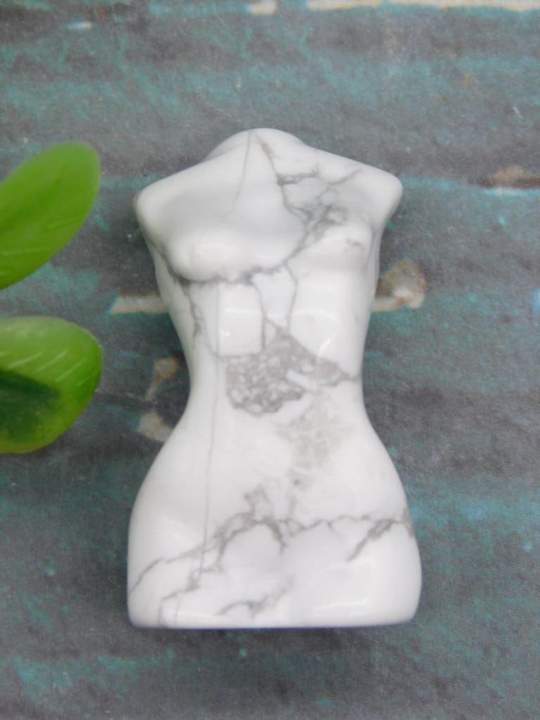 HOWLITE FEMALE FIGURE ROCK STONE LAPIDARY SPECIMEN (1 of 2)