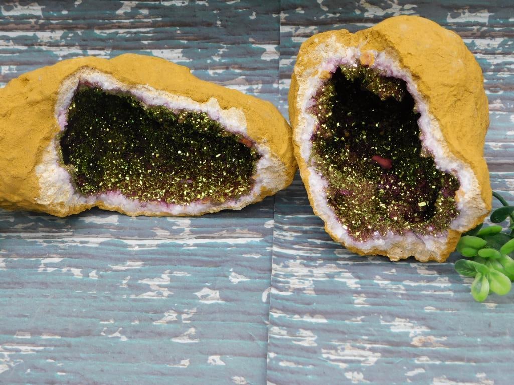 4 POUND GEODE ROCK STONE LAPIDARY SPECIMEN (1 of 2)