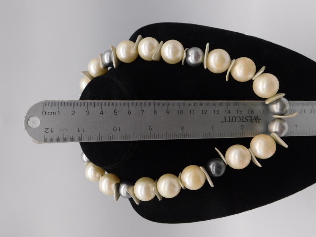 Faux Pearl Beaded Statement Necklace with Silver Spacers - 2