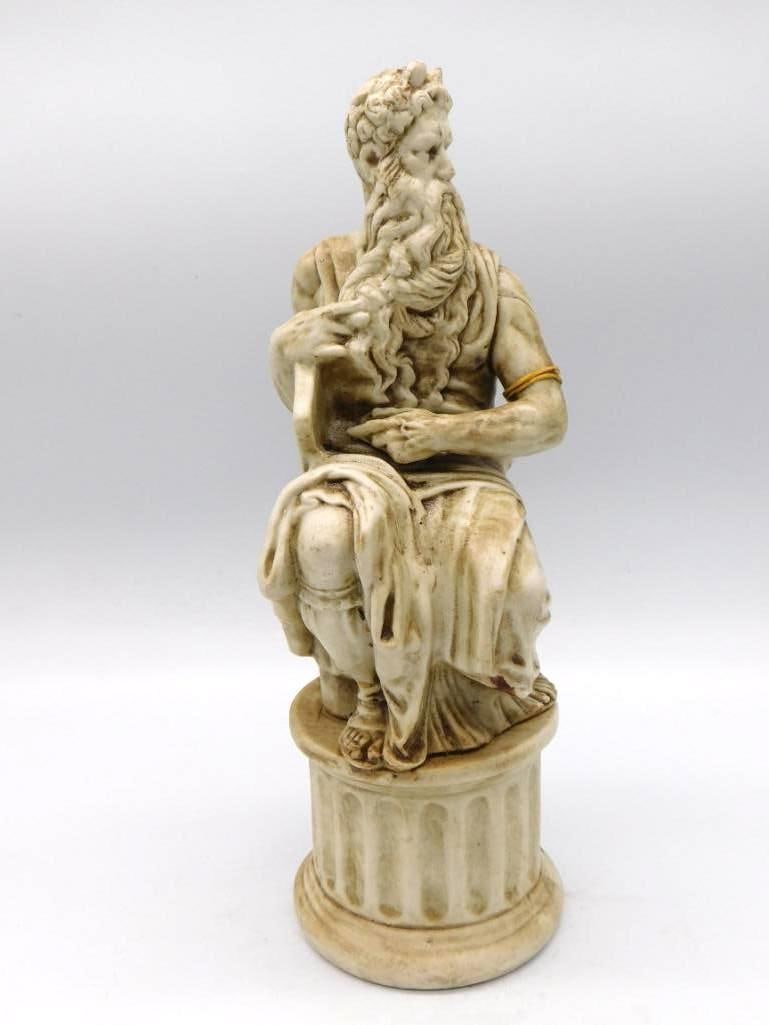 Sicilian Gold Mose Alabaster-Finish: A ceramic decanter in alabaster finish, sculpted after Michelangelo's Moses and marked "Sicilian Gold Mose" on the original hang tag. The seated prophet is rendered with a stately beard and a deeply