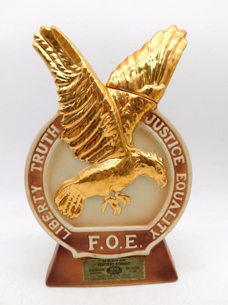 Fraternal Order of Eagles 1972 Atlanta: A commanding decanter for the Fraternal Order of Eagles, a gilded eagle alighting within a ring lettered Liberty, Truth, Justice, Equality above the initials F.O.E. The reverse is inscribed Internatio