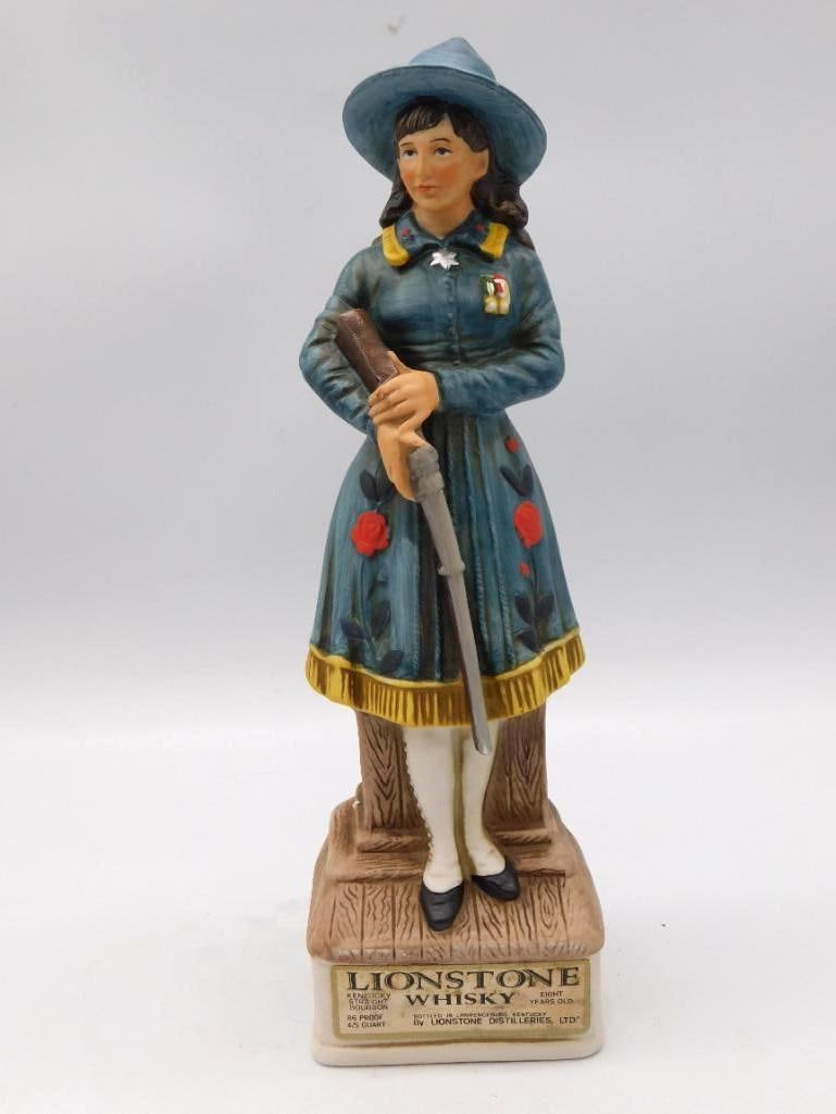 Lionstone Annie Oakley 1860-1926 Bisque (1 of 4)