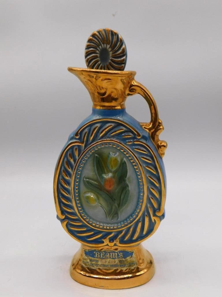 Jim Beam 1971 Affiliate Clubs Natl: A Jim Beam commemorative decanter for the 1971 Affiliate Clubs of the National Association, issued by the Rocky Mtn Beam Bottle Club. The printed club roster runs about the body above a black glazed