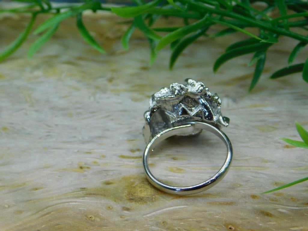 FLOWER RING ROCK STONE LAPIDARY SPECIMEN - 7
