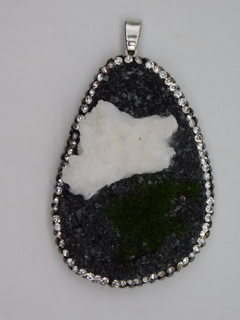 GENUINE STONE PENDANT ROCK STONE LAPIDARY SPECIMEN: Genuine Stone Pendant Rock Stone Lapidary Specimen. See photos for exact size and condition.