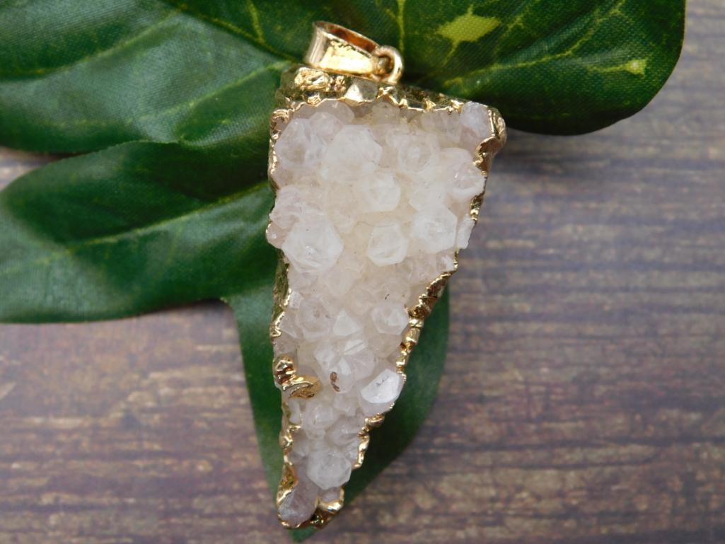 DRUZY QUARTZ PENDANT ROCK STONE LAPIDARY SPECIMEN: Druzy Quartz Pendant Rock Stone Lapidary Specimen. See photos for exact size and condition.