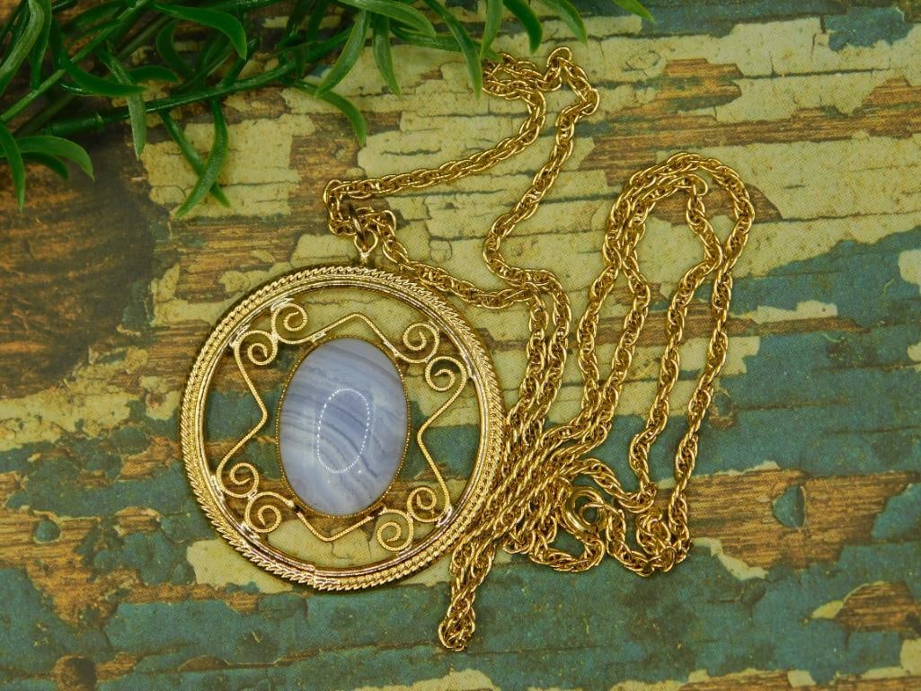 CRAZY LACE PENDANT NECKLACE ROCK STONE LAPIDARY SPECIMEN: We are an auction house conducting a live auction with several hundred lots. It sometimes takes up to three weeks to ship, and announcements are made during the auction that affect some items. *******