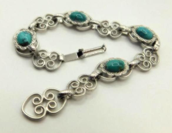 GEUINE STONE BRACELET ROCK STONE LAPIDARY SPECIMEN: Thank you for attending HATMAN AUCTIONS! Yes, we ship all items that are not oversized. Please see photos for measurements and description. SPECIAL NOTICE: Many items are PICK UP ONLY by APPOINTMENT O