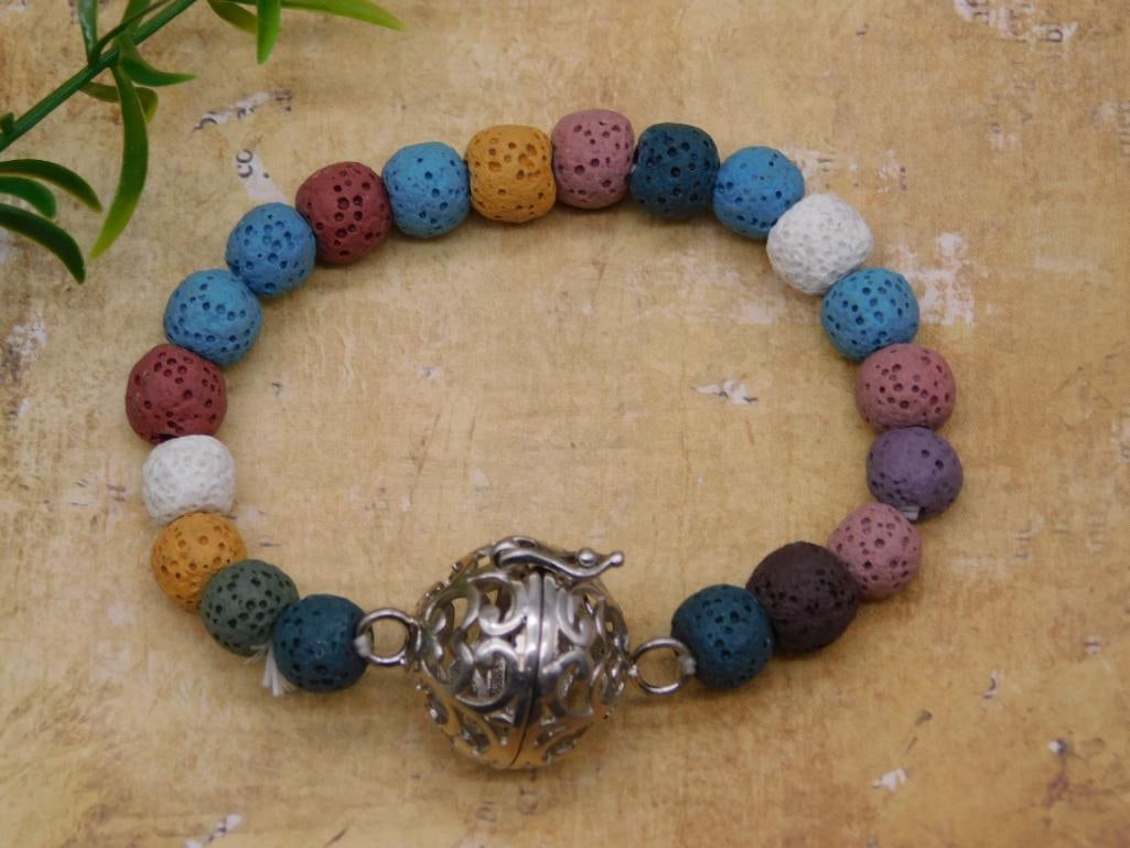 LAVA ROCK BRACELET ROCK STONE LAPIDARY SPECIMEN: LAVA ROCK BRACELET ROCK STONE LAPIDARY SPECIMEN
