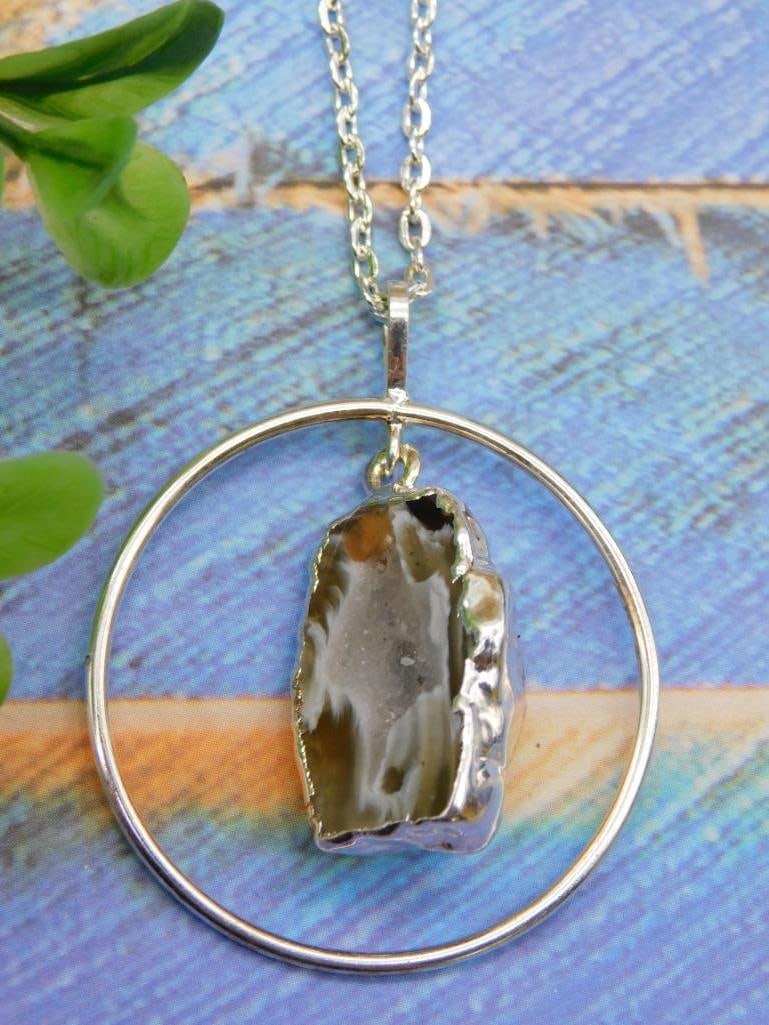 GEODE SLICE PENDANT ON CHAIN NECKLACE ROCK STONE LAPIDARY SPECIMEN (1 of 8)