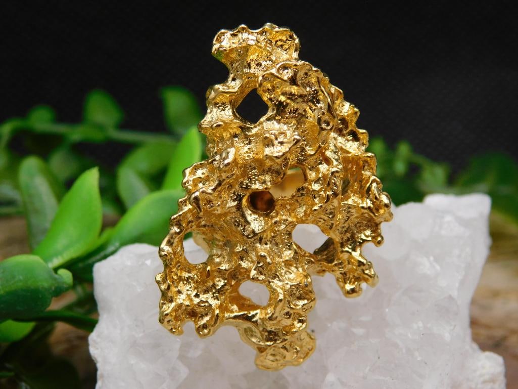 JEWELRY SALE! ROCK STONE LAPIDARY SPECIMEN: We are an auction house conducting a live auction with several hundred lots. It sometimes takes up to three weeks to ship, and announcements are made during the auction that affect some items.