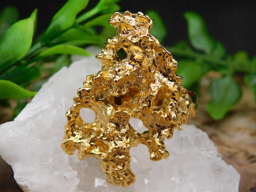 JEWELRY SALE! ROCK STONE LAPIDARY SPECIMEN: We are an auction house conducting a live auction with several hundred lots. It sometimes takes up to three weeks to ship, and announcements are made during the auction that affect some items.