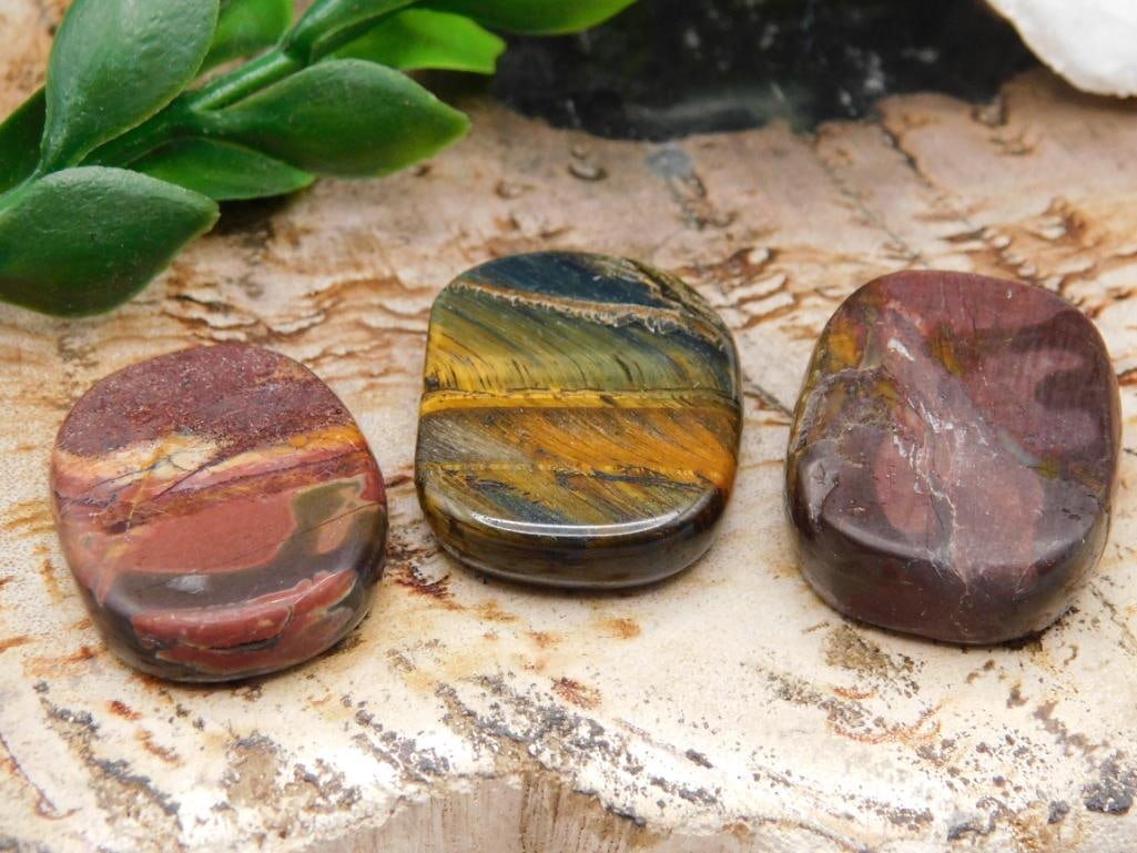 JEWELRY SALE! ROCK STONE LAPIDARY SPECIMEN: We are an auction house conducting a live auction with several hundred lots. It sometimes takes up to three weeks to ship, and announcements are made during the auction that affect some items.
