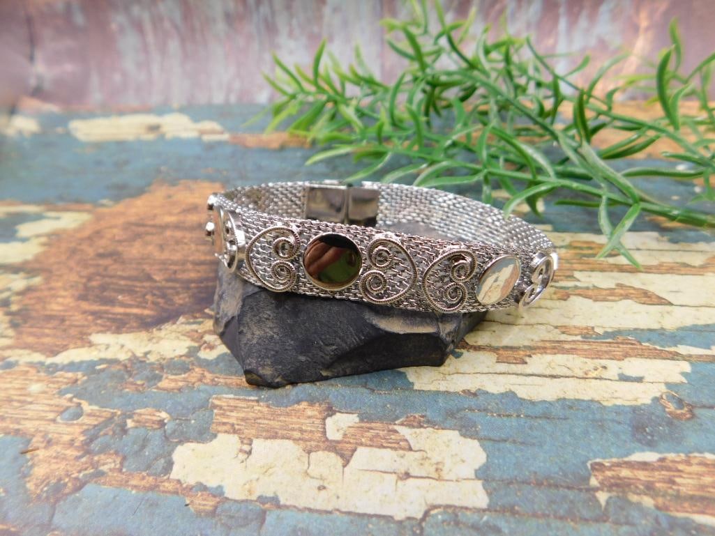 JEWELRY SALE! ROCK STONE LAPIDARY SPECIMEN: We are an auction house conducting a live auction with several hundred lots. It sometimes takes up to three weeks to ship, and announcements are made during the auction that affect some items. *******