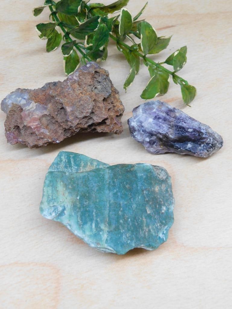 MIXED LOT ROCK STONE LAPIDARY SPECIMEN: MIXED LOT ROCK STONE LAPIDARY SPECIMEN