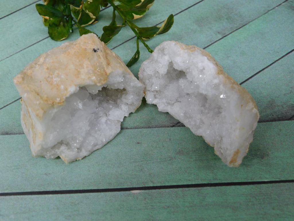 GEODE ROCK STONE LAPIDARY SPECIMEN - 4
