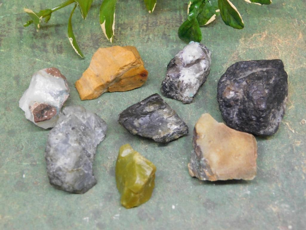 MIXED LOT ROCK STONE LAPIDARY SPECIMEN: MIXED LOT ROCK STONE LAPIDARY SPECIMEN