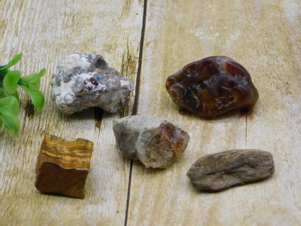 MIXED ROUGH LOT ROCK STONE LAPIDARY SPECIMEN (1 of 4)