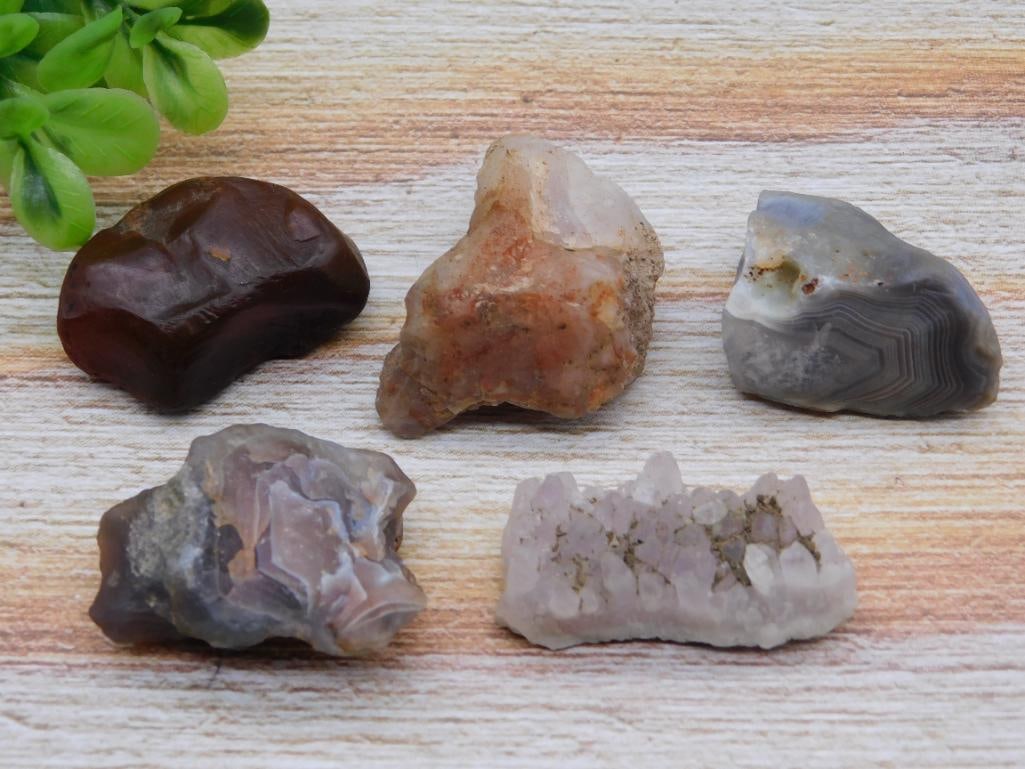 MIXED ROUGH LOT ROCK STONE LAPIDARY SPECIMEN: MIXED ROUGH LOT ROCK STONE LAPIDARY SPECIMEN