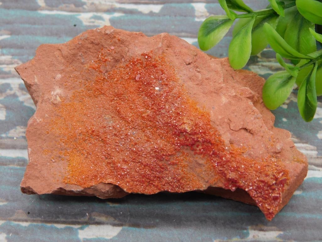 VANADINITE ROCK STONE LAPIDARY SPECIMEN: VANADINITE ROCK STONE LAPIDARY SPECIMEN