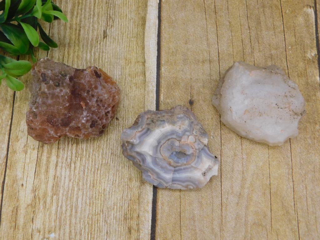 MIXED ROUGH LOT ROCK STONE LAPIDARY SPECIMEN (1 of 4)