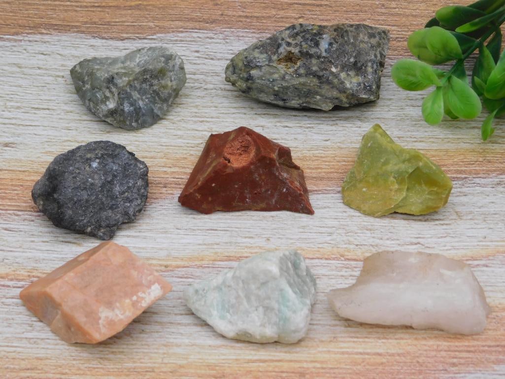MIXED ROUGH LOT ROCK STONE LAPIDARY SPECIMEN (1 of 4)