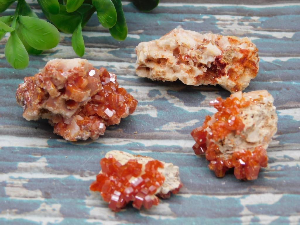 VANADINITE ROCK STONE LAPIDARY SPECIMEN - 3