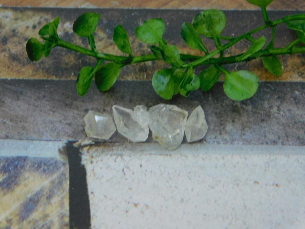 HERKIMER DIAMOND ROCK STONE LAPIDARY SPECIMEN: HERKIMER DIAMOND ROCK STONE LAPIDARY SPECIMEN