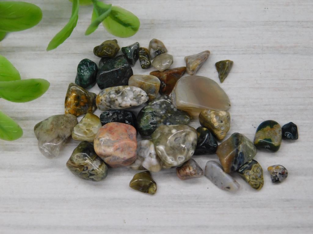 MIXED TUMBLED STONES ROCK STONE LAPIDARY SPECIMEN: Mixed Tumbled Stones Rock Stone Lapidary Specimen ? Authentic estate find offered in our online auction. Perfect for collectors, resellers, and enthusiasts of vintage, antiques, minerals, rocks,