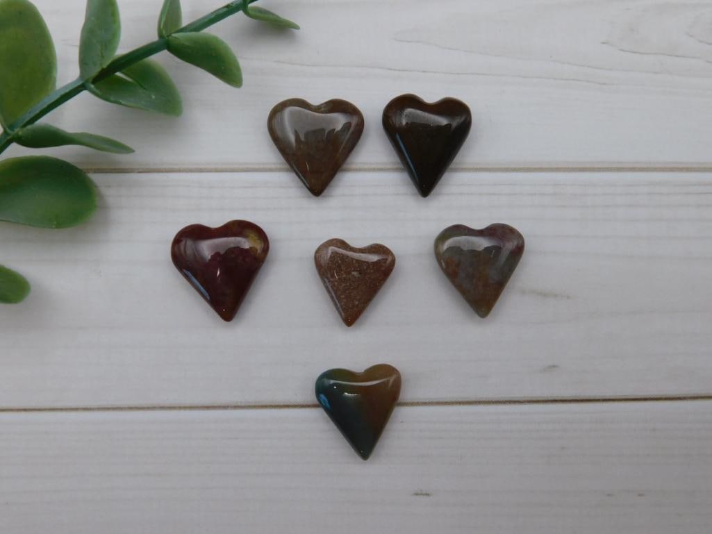 MIXED HEART STONE LOT ROCK STONE LAPIDARY SPECIMEN: Mixed Heart Stone Lot Rock Stone Lapidary Specimen. See photos for exact size and condition.