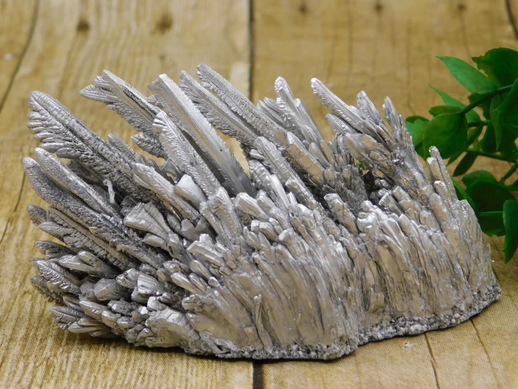 FEATHER PATTERN MAGNESIUM ROCK STONE LAPIDARY SPECIMEN: Discover an extraordinary collection of natural wonders and estate treasures in Hatman's Auctions' Treasures of the Earth Online Auction! Browse turquoise, agate, jasper, petrified wood, quartz