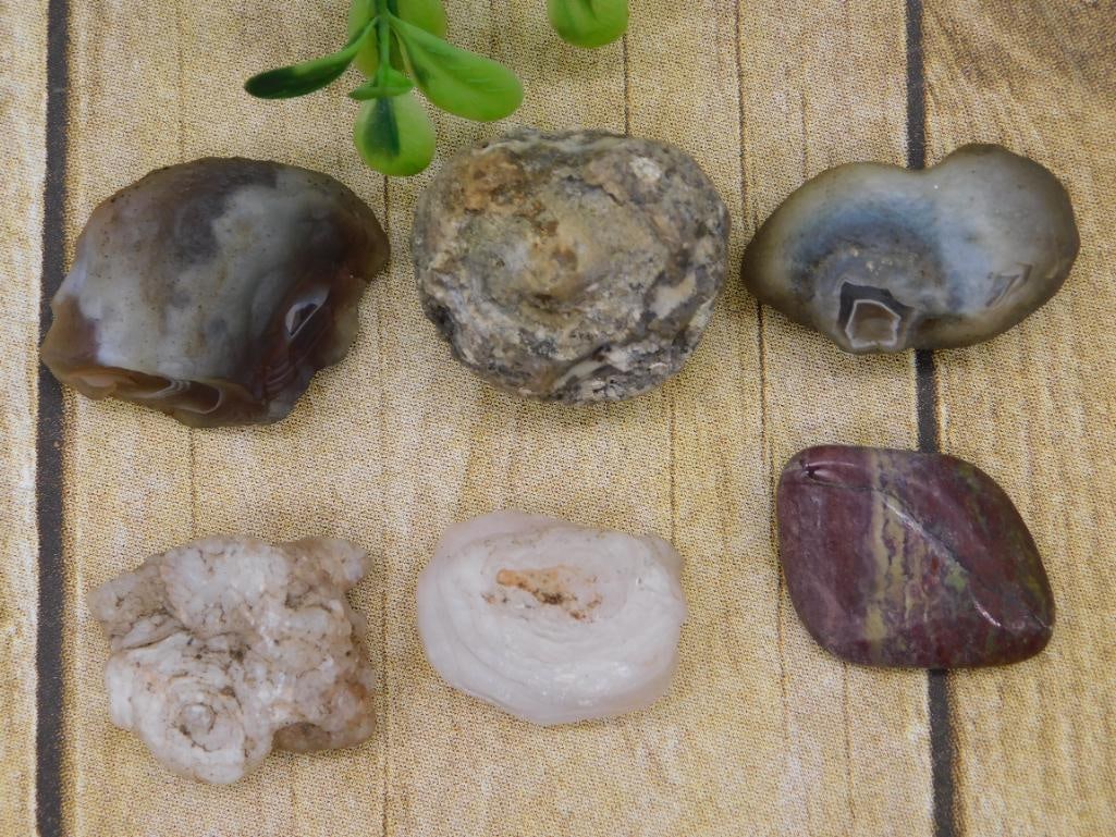 MIXED LOT ROCK STONE LAPIDARY SPECIMEN: MIXED LOT ROCK STONE LAPIDARY SPECIMEN
