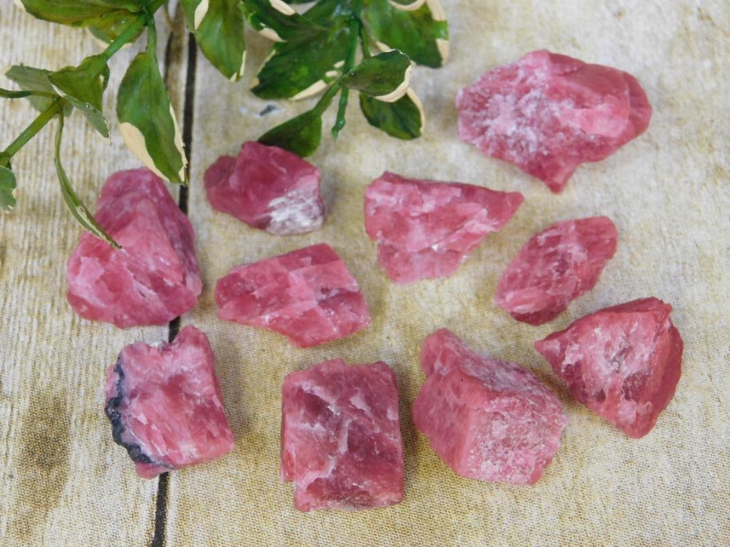GEM RHODONITE ROCK STONE LAPIDARY SPECIMEN: GEM RHODONITE ROCK STONE LAPIDARY SPECIMEN