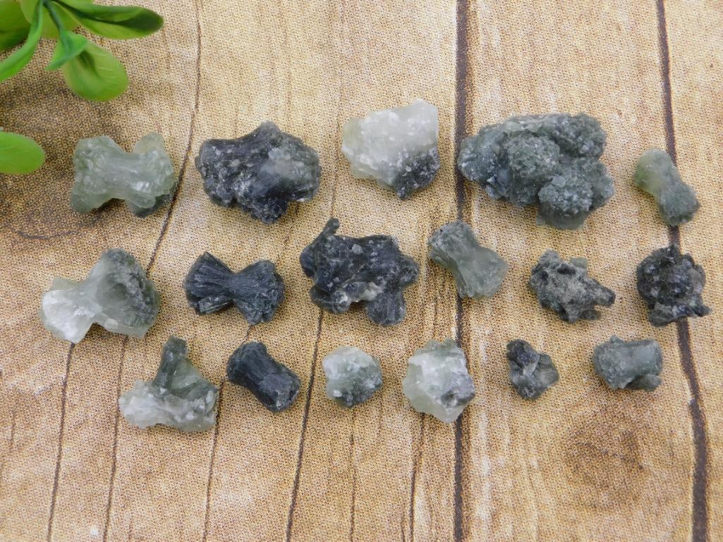PREHNITE ROCK STONE LAPIDARY SPECIMEN - 3